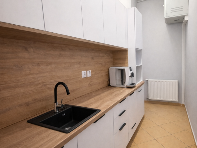 Biuro i sala konferencyjna - 14_2.png