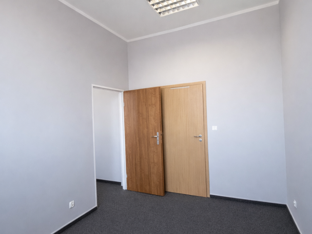 Biuro i sala konferencyjna - 14_3.png