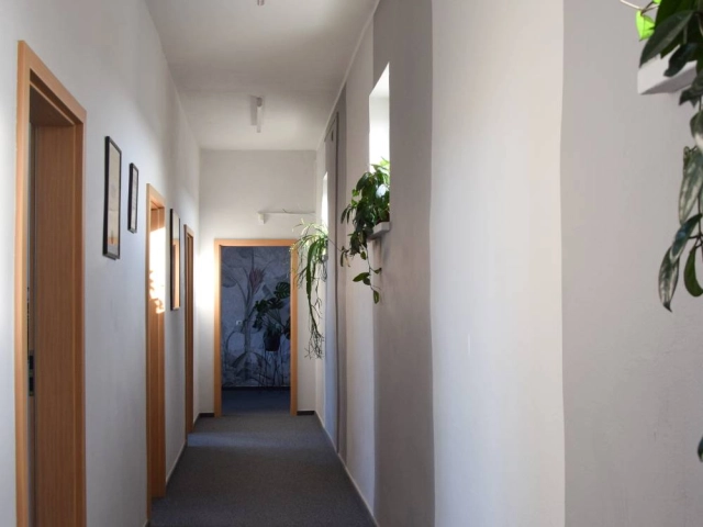 Wynajem w pełni wyposażonych biur na godziny, dni czy miesiące na terenie Świdnicy Biura stacjonarne oraz Powierzchnie Coworkingowe wynajem Św