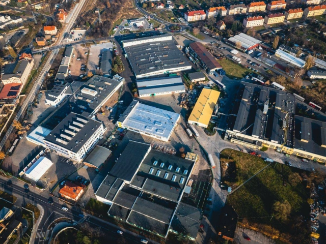 Kompleks hal produkcyjnych i magazynowych o łącznej powierzchni 10000 m2 Hale produkcyjne i magazynowe Świdnica Siwela