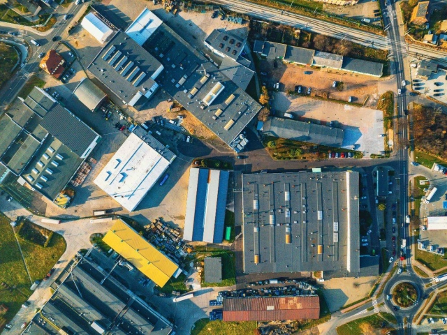 Kompleks hal produkcyjnych i magazynowych o łącznej powierzchni 10000 m2 Hale produkcyjne i magazynowe Świdnica Siwela